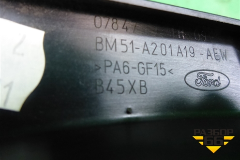 Накладка двери передней левой (на рамку) (BM51A201A19) для Ford Focus 3 с 2011г