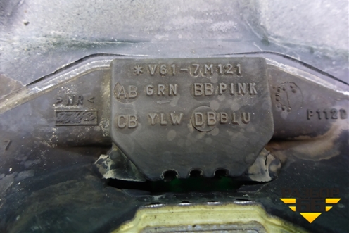 Опора КПП левая (МКПП) (V617M121AB) для Ford Focus 3 с 2011г