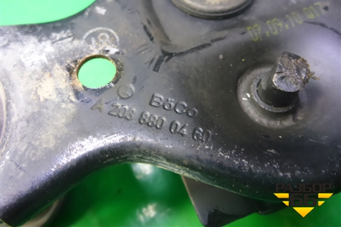 Крюк замка капота (A2038800460) для Mercedes Benz ML-Klass W164 c 2005-2011г