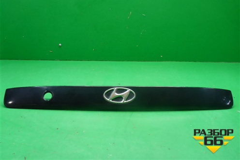 Накладка крышки багажника (8737125001) для Hyundai Aсcent с 2000г