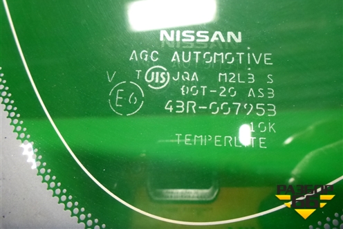 Стекло глухое правое (с подогревом) для Nissan Murano (Z51) с 2007-2015г