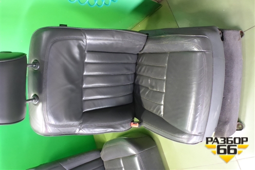 Сиденья комплект (AIR BAG подогрев электро регулировка) для Volkswagen Touareg c 2002-2010г