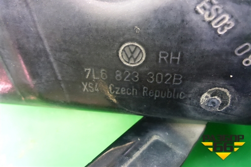 Петля капота правая (7L6823302B) для Volkswagen Touareg c 2002-2010г