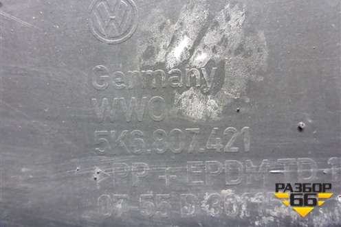 Бампер задний (под парктроник) (5K6807421) для Volkswagen Golf VI с 2009-2012г