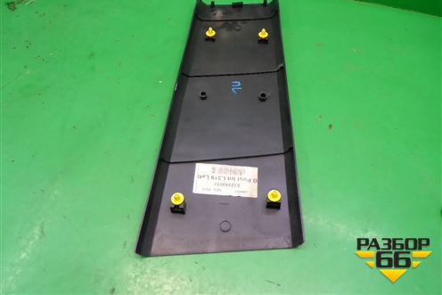 Обшивка стойки центральная нижняя левая (EMG500290) для Land Rover Discovery 3 с 2004-2009г