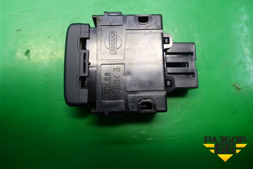 Кнопка открывания лючка бензобака для Nissan Teana (J32) с 2008-2013г