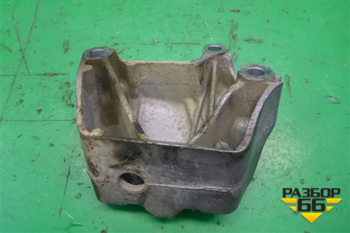Кронштейн КПП левый (МКПП) (1K0199117AH) для Volkswagen Jetta с 2010-2019г