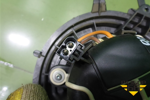 Моторчик отопителя (990402W 64113422649) для Mini Cooper R56 с 2005-2014г