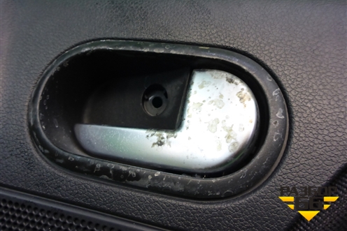 Обшивка двери передней правой под электрику (2N11N23942A) для Ford Fusion с 2002г