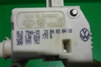 Активатор лючка бензобака (1J0810773B) для Volkswagen Touareg c 2002-2010г