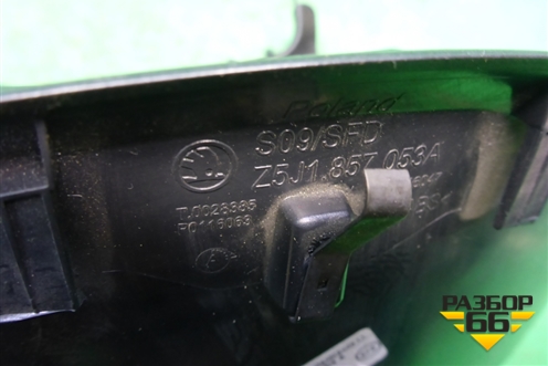 Накладка на щиток приборов (5J1857053A) для Skoda Fabia с 2007-2014г