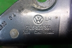 Петля капота левая (7L6823301) для Volkswagen Touareg c 2002-2010г