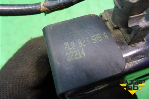 Замок капота (7L0823509A) для Volkswagen Touareg c 2002-2010г