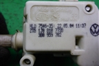 Активатор лючка бензобака (1J0810773B) для Volkswagen Touareg c 2002-2010г