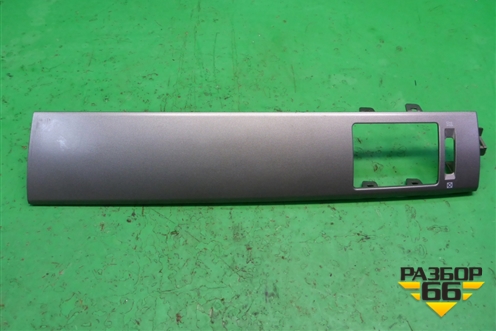 Накладка на торпедо (правая) для Nissan Tiida (C11X) с 2004-2013г