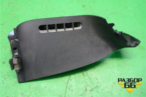 Накладка на торпедо (боковая верхняя правая) (681342ED500) для Nissan Tiida (C11X) с 2004-2013г