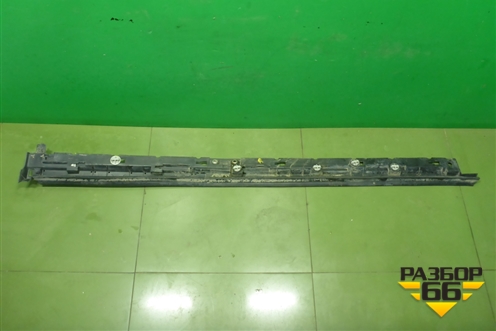 Накладка на порог наружная правая (EG2151PK1) для Mazda CX 7 с 2006-2012г