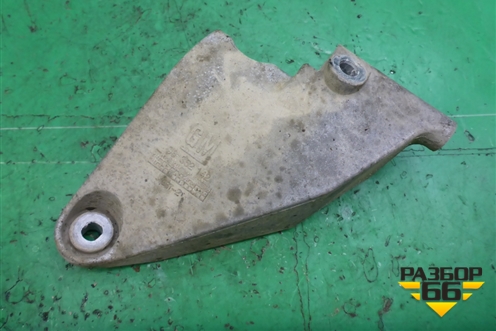 Кронштейн генератора (нижний 1.6л F16D3) (96352142) для Chevrolet Cruze c 2009-2015г