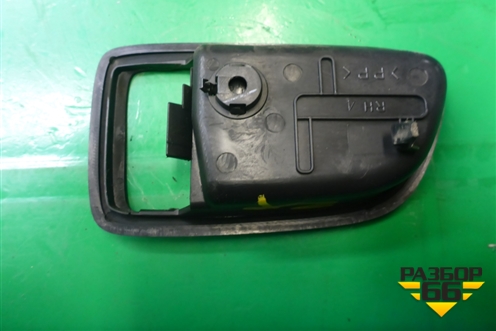 Накладка двери задней правой (на ручку) для Mazda Mazda 3 (BK) с 2003-2009г 