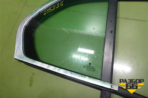 Стекло двери задней правой форточка (3T5845210) для Skoda Superb с 2008-2015г