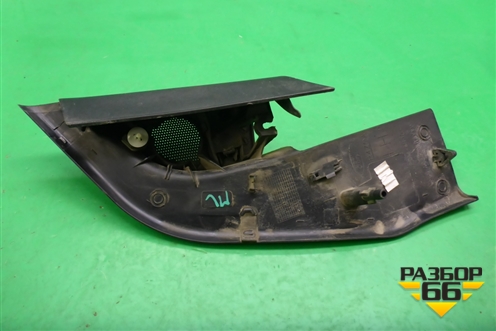 Накладка двери передней левой уголок (4M51A23409AJ) для Ford Focus 2 с 2005-2008г