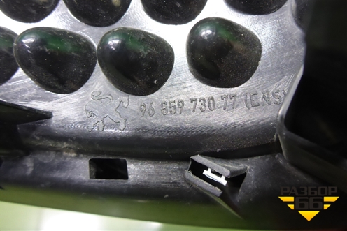 Эмблема (9685973077) для Peugeot 3008 с 2010-2016г
