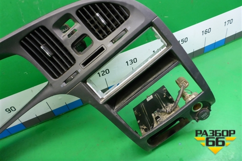 Накладка на щиток приборов (U022523800) для Hyundai Elantra 3 (XD) с 2000-2010г