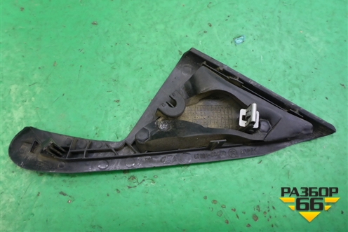 Накладка двери передней правой уголок (876612D000) для Hyundai Elantra 3 (XD) с 2000-2010г