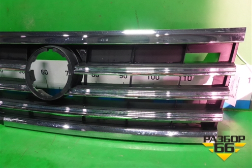 Решетка радиатора (760853653B) для Volkswagen Touareg с 2018г