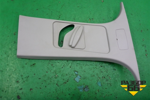 Обшивка стойки центральная верхняя правая (4M51A24582BMW) для Ford Focus 2 с 2008-2011г