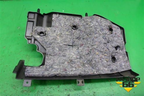 Накладка на торпедо (правая под бордачком) (8002B126) для Mitsubishi Outlander с 2012-2024г
