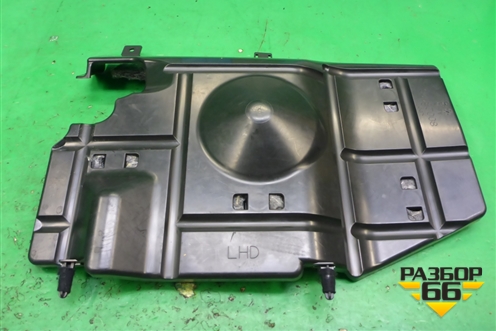 Накладка на торпедо (правая под бордачком) (8002B126) для Mitsubishi Outlander с 2012-2024г