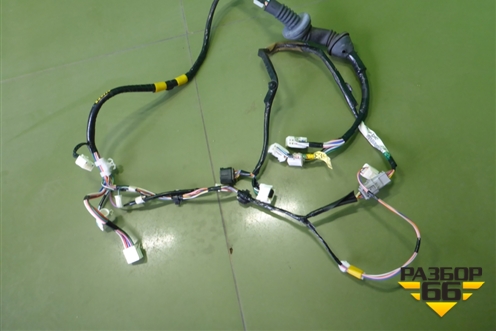 Проводка двери передней левой (8974652040) для Toyota Yaris с 2005-2011г (Ярис)