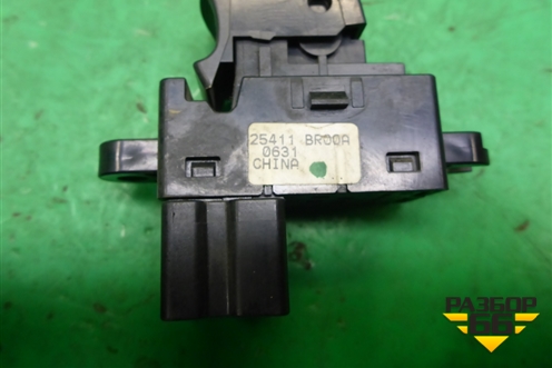 Кнопка стеклоподъёмника (25411BR00A) для Nissan Qashqai (J10E) с 2006-2013г