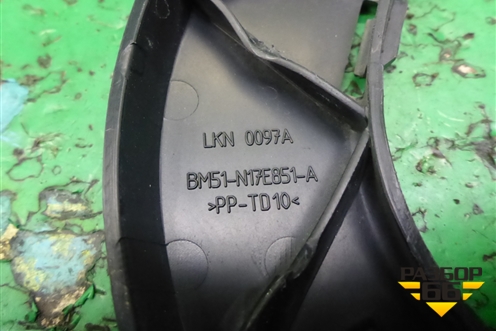 Кронштейн заднего бампера левый (седан) (BM51N17E851A) для Ford Focus 3 с 2011г