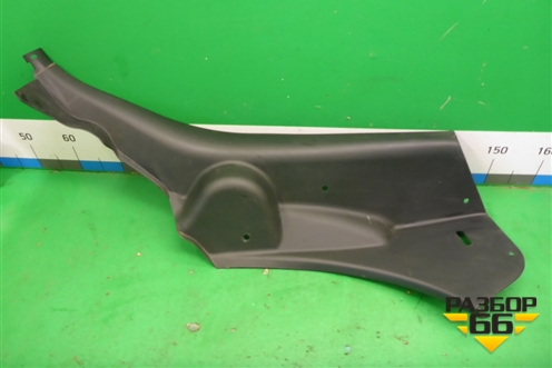 Обшивка стойки задняя нижняя правая (седан) (BN8V68761) для Mazda Mazda 3 (BK) с 2003-2009г 