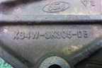 Кронштейн крепления привода (XS4W3K305DB) для Ford Focus 1 с 1998-2004г