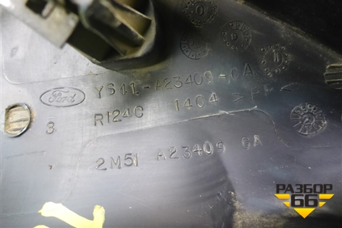 Накладка двери передней левой уголок (2M51A23409GA) для Ford Focus 1 с 1998-2004г