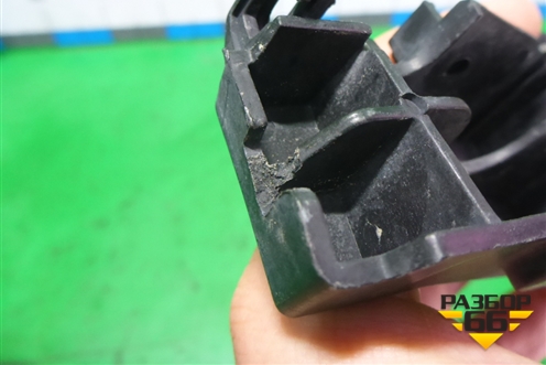 Кронштейн переднего бампера правый (86516D7000) для Hyundai Tucson с 2015-2022г