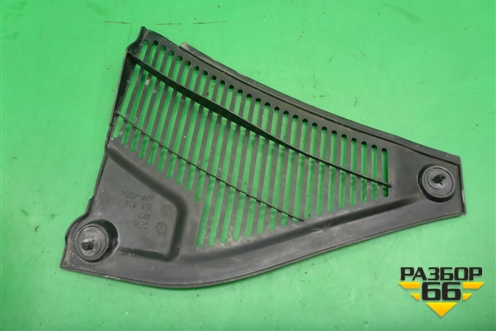 Решетка стеклоочистителей левая (7L6819730F) для Volkswagen Touareg c 2002-2010г