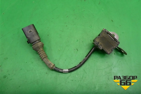 Датчик ускорения (правый) (7L0907674D) для Volkswagen Touareg c 2002-2010г