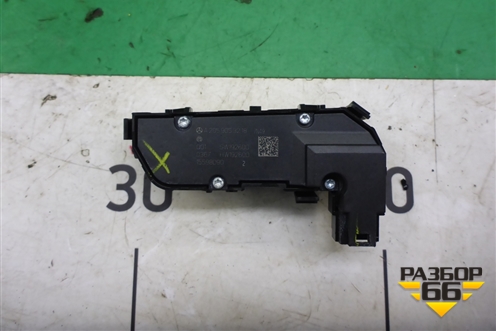 Кнопка обогрева сидений (правая) (A2059053218) для Mercedes Benz C-Klass W205 с 2014г