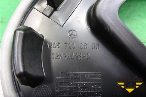 Панель внутренняя двери правой (A2057208606) для Mercedes Benz C-Klass W205 с 2014г