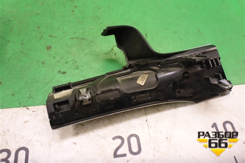 Накладка на торпедо (A2056800471) для Mercedes Benz C-Klass W205 с 2014г