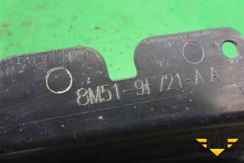 Дефлектор радиатора верхний (8M519F721AA) для Ford Focus 2 с 2008-2011г