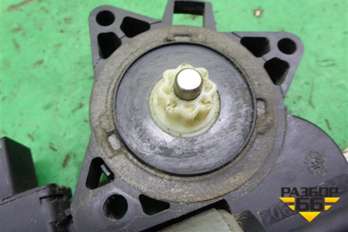 Моторчик стеклоподъёмника задний правый (GJ6A5958X) для Mazda Mazda 3 (BK) с 2003-2009г 
