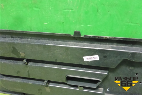 Решетка в капот  (812W611500110) для Sitrak  C7H