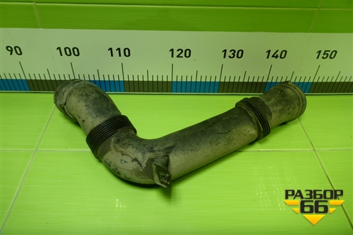 Патрубок воздушного фильтра (2.0л BLY) (1K0129618AJ) для Volkswagen Golf V с 2003-2009г