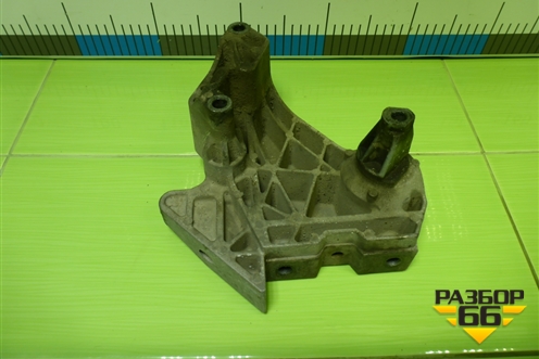 Кронштейн двигателя правый (06F199207H) для Volkswagen Golf V с 2003-2009г