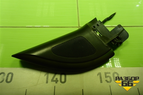 Накладка двери передней правой уголок (1K0837994A) для Volkswagen Golf V с 2003-2009г